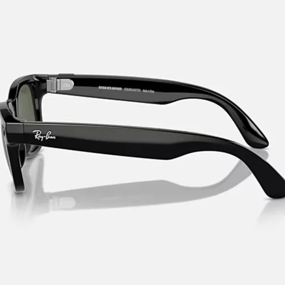 Ray-Ban Wayfarer Meta Smart Black Sunglasses with Brown Case - Picture 4 of 8